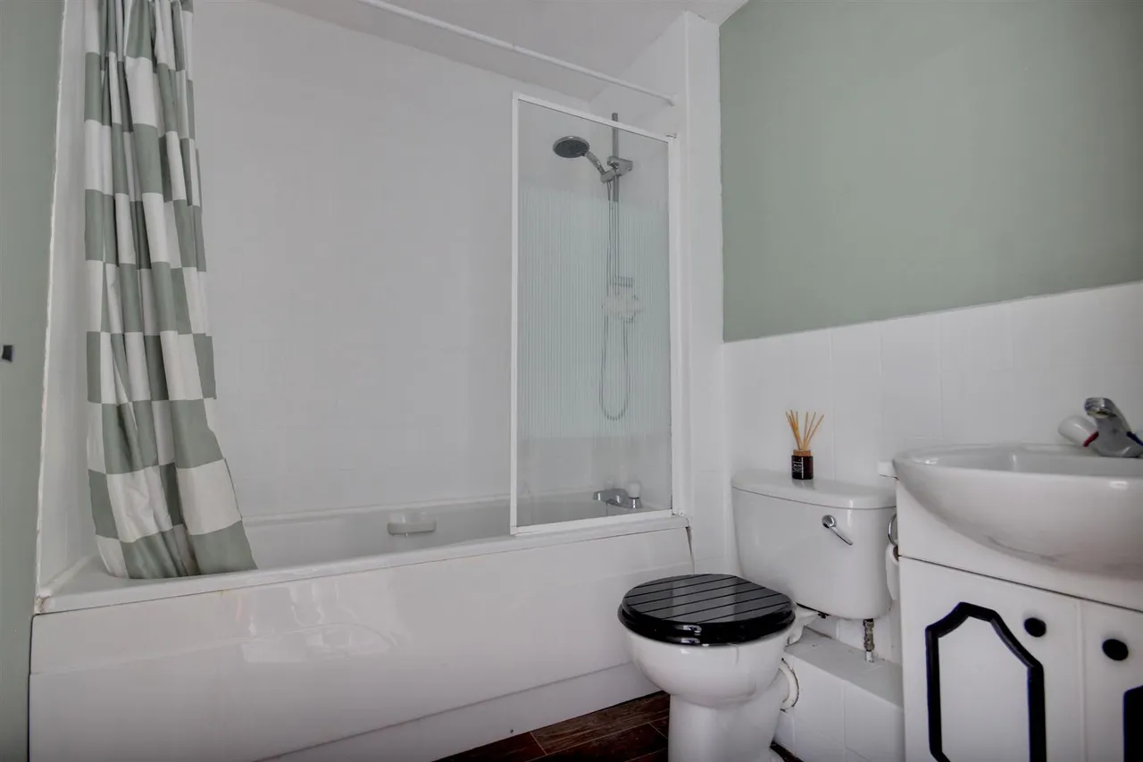 Swallowfield Drive, Hull, photo 9