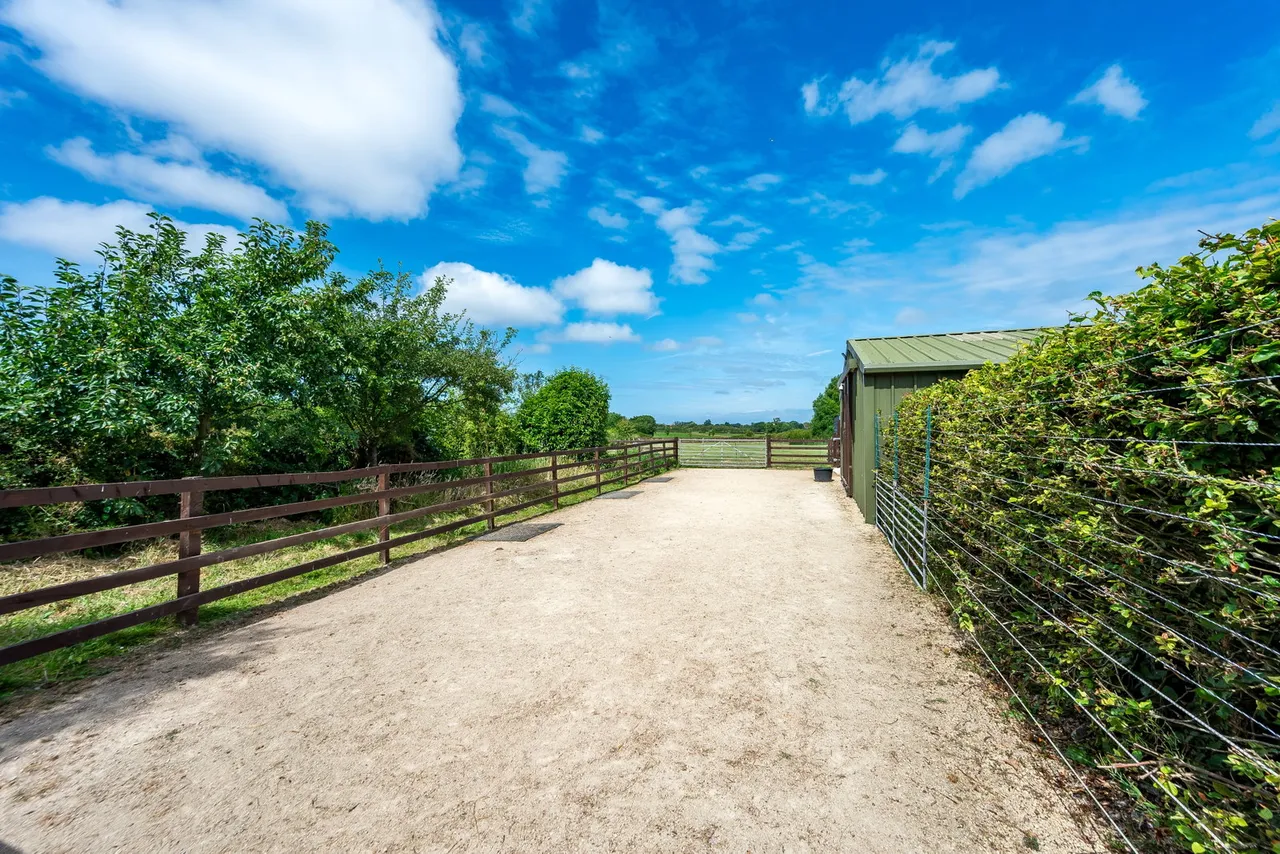 Bonds Lane, Elswick, PR4, photo 41
