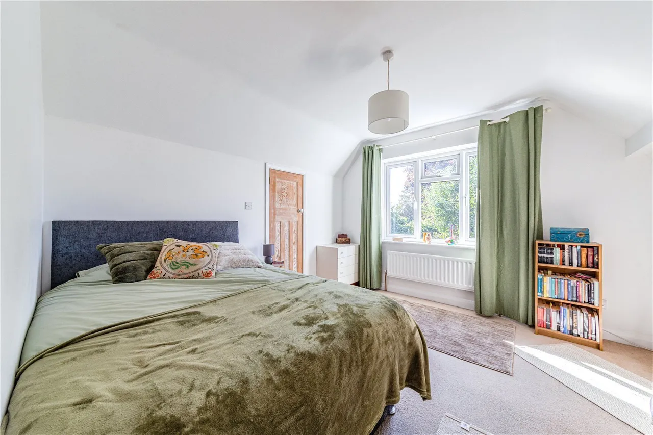 Circle Gardens, Byfleet, photo 19