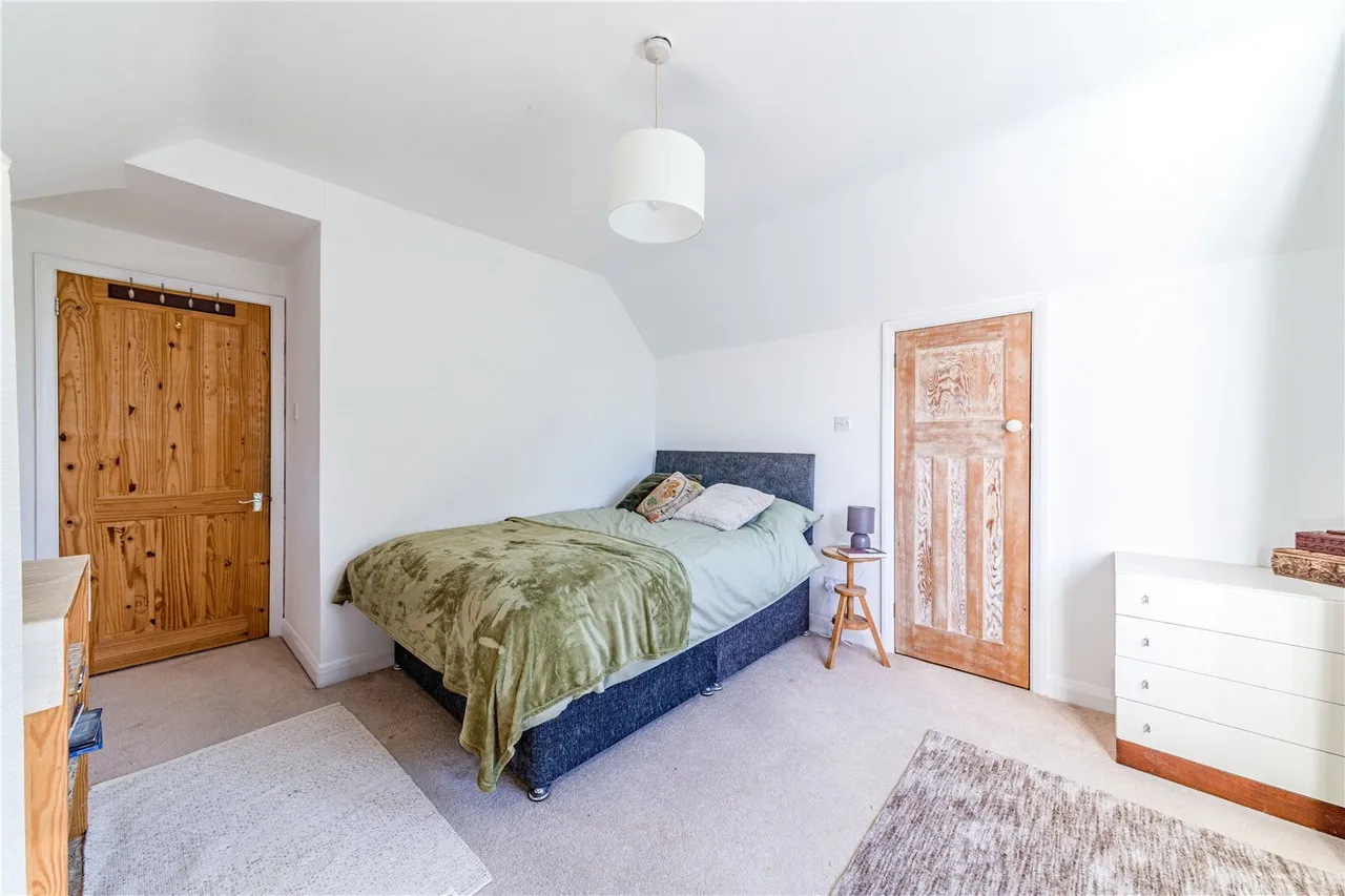 Circle Gardens, Byfleet, photo 21