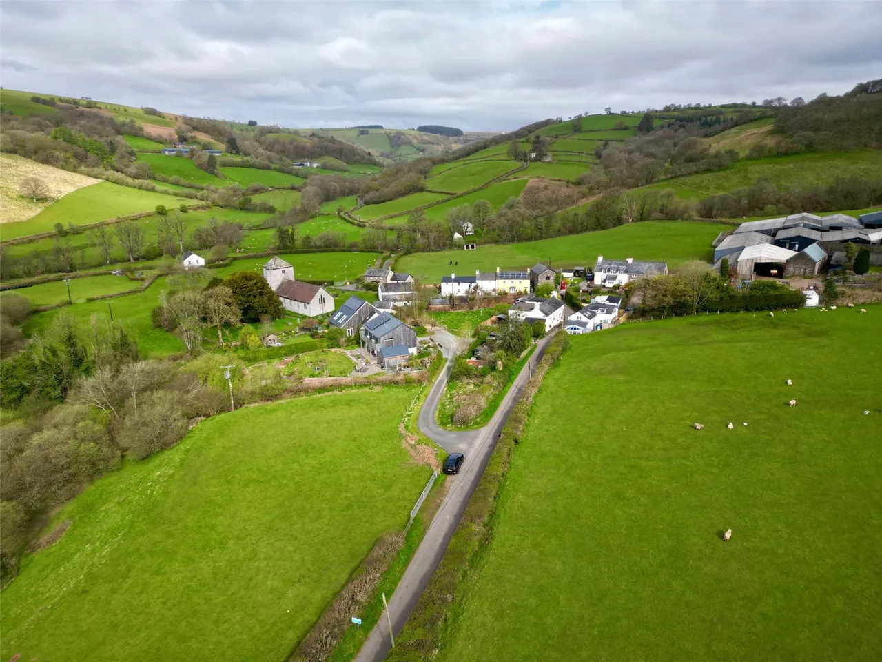 Llanfihangel-Nant-Bran, Brecon, Powys, LD3 9NA, photo 2