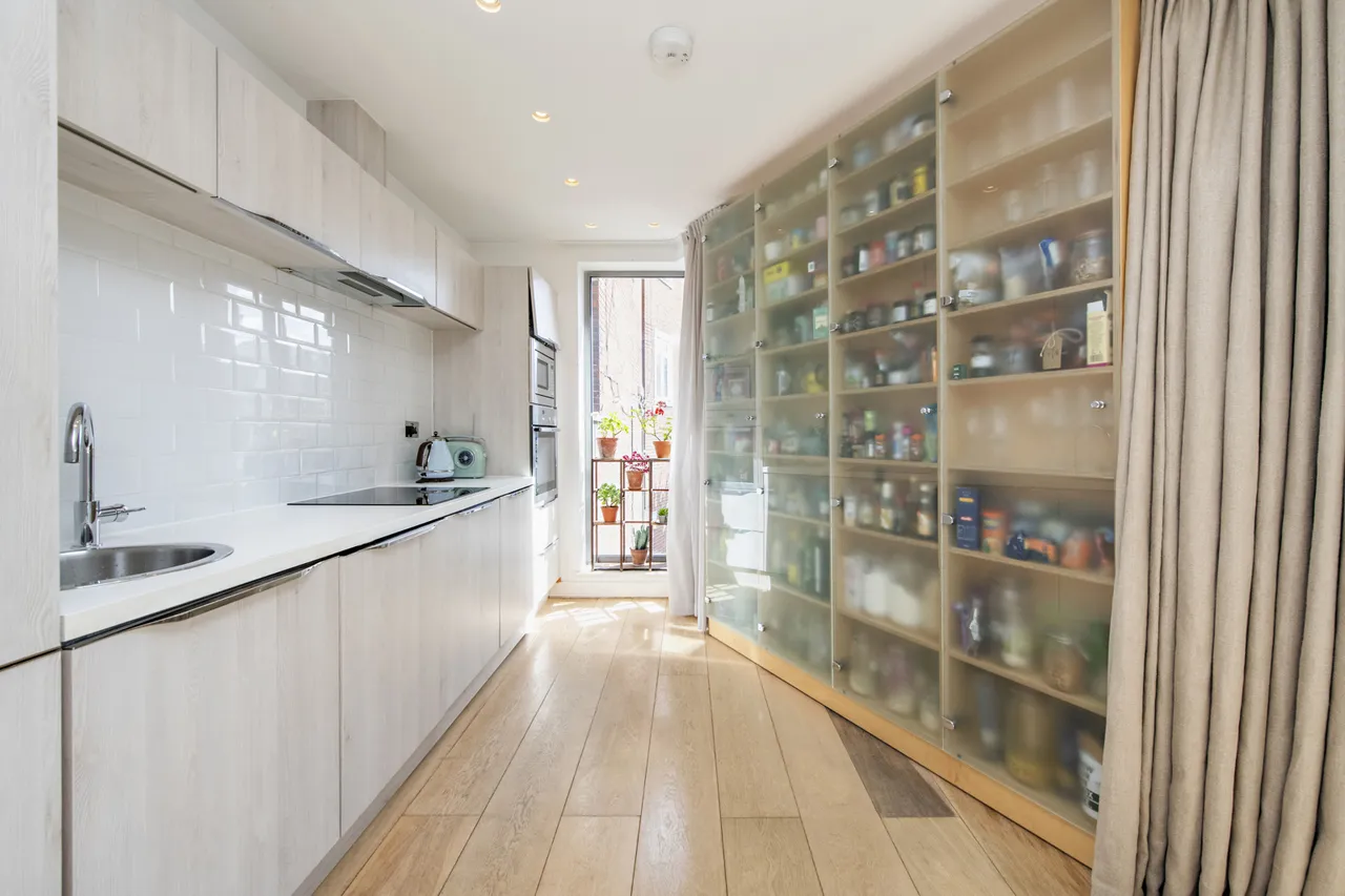Anglers Lane, Kentish Town, NW5, photo 9