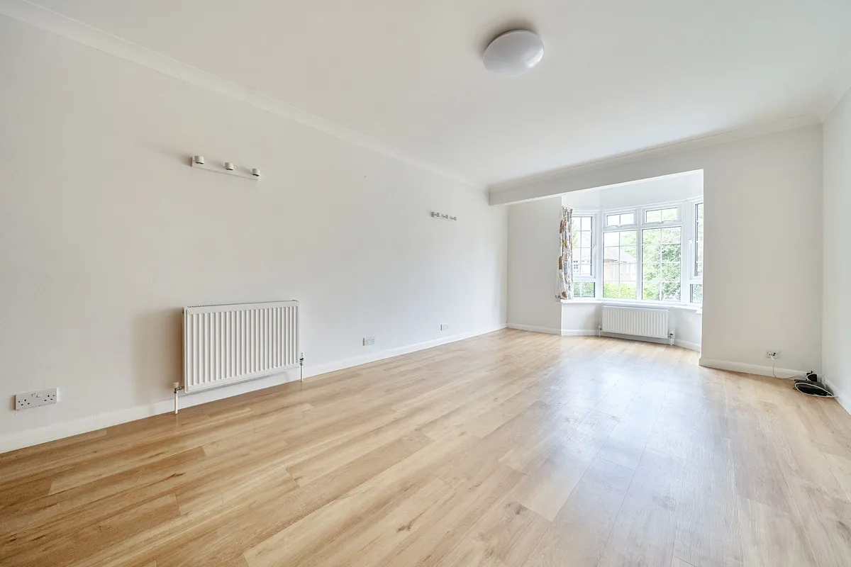 Firgrove Court, Farnham, GU9, photo 4