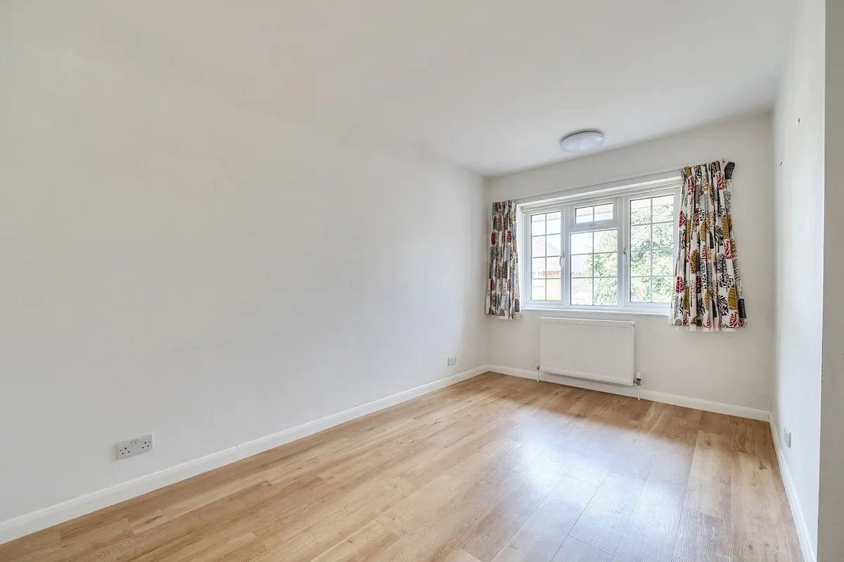 Firgrove Court, Farnham, GU9, photo 10