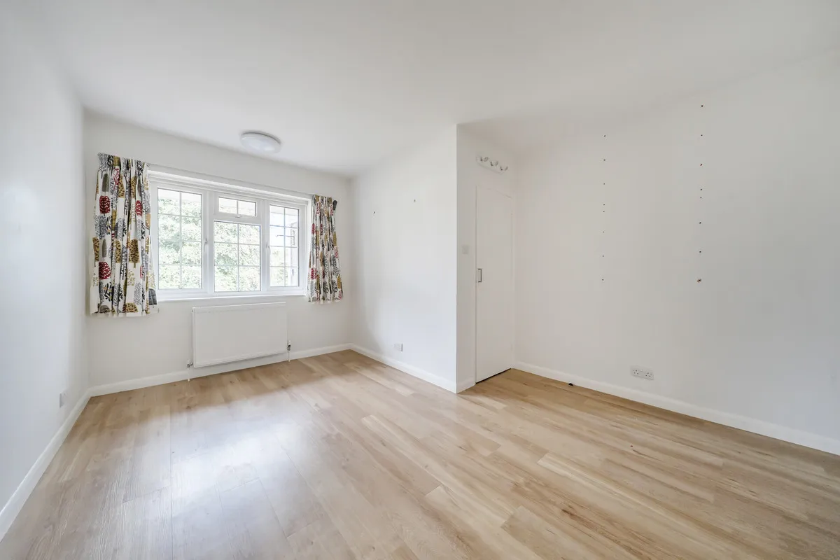 Firgrove Court, Farnham, GU9, photo 8