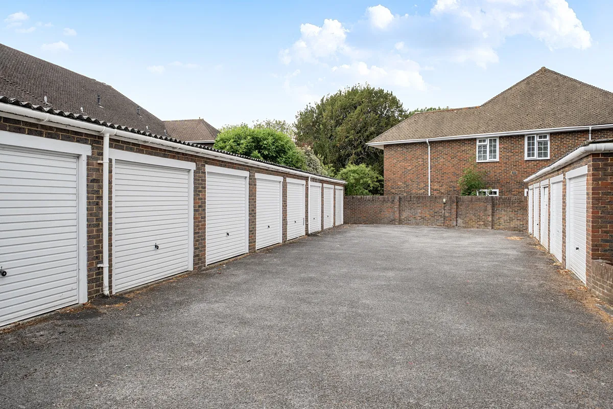 Firgrove Court, Farnham, GU9, photo 13