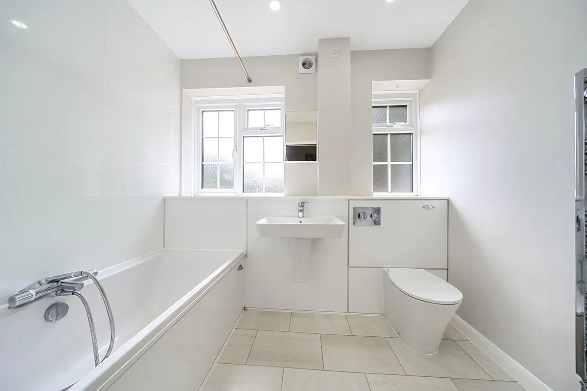 Firgrove Court, Farnham, GU9, photo 11