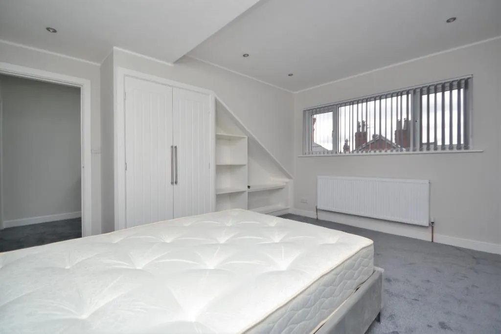 Harrogate Road, Moortown, LS17, photo 5