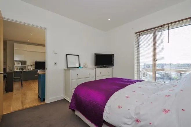 22 John Harrison Way, London, photo 11