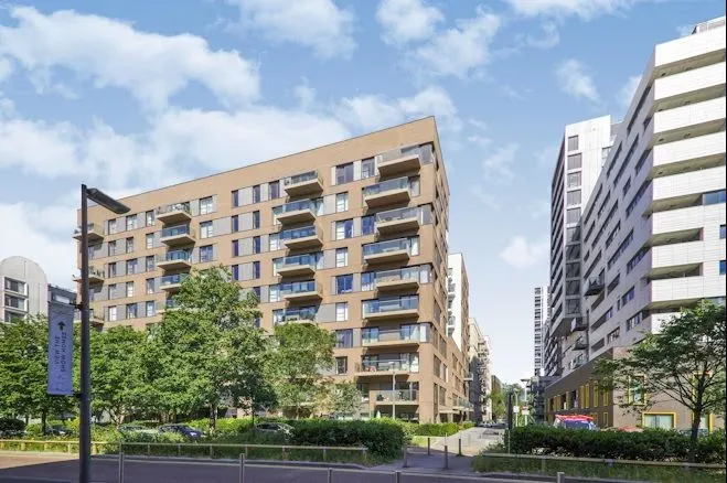 2 bed flat for sale — 22 John Harrison Way, London