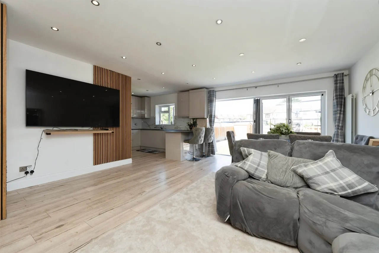 Sefton Avenue, Harrow, photo 2