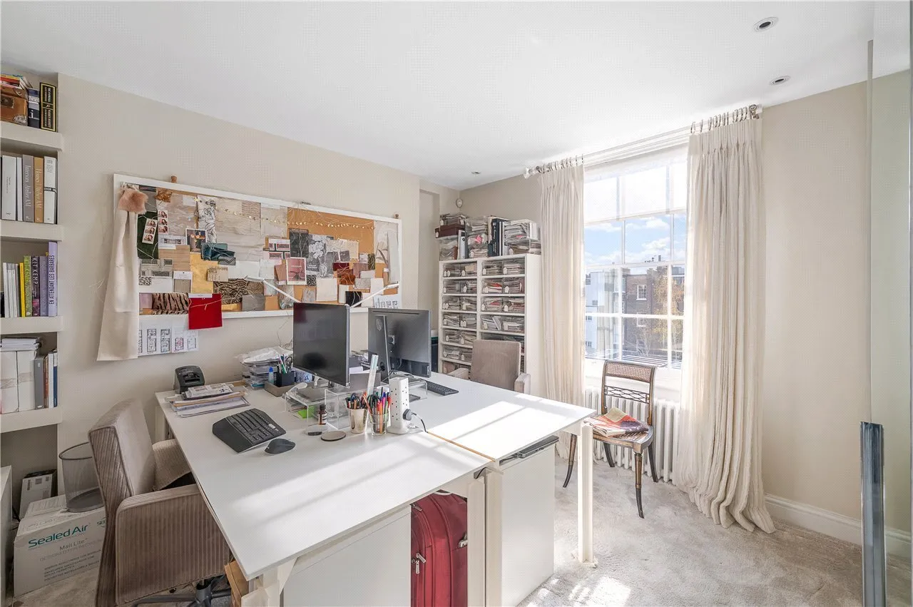 Chalcot Square, Primrose Hill, London, NW1, photo 12