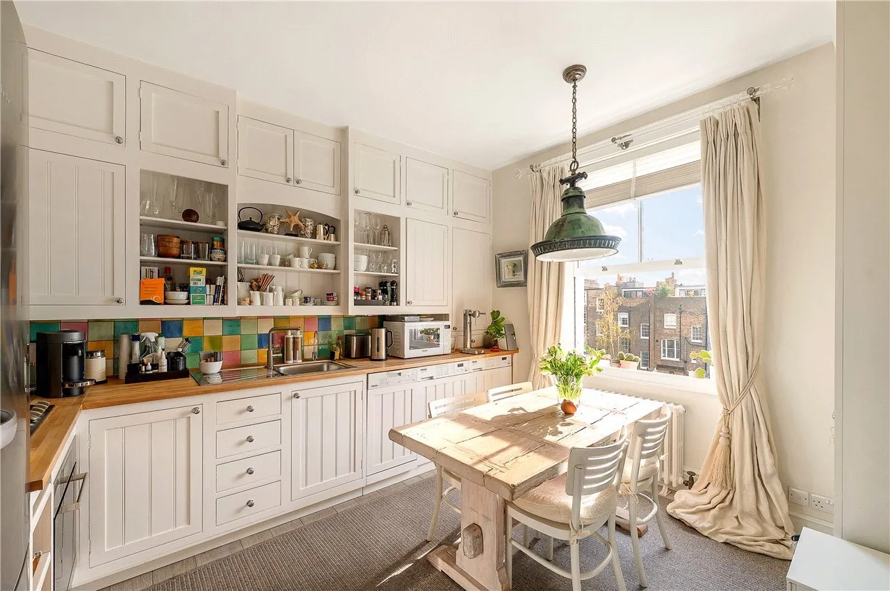 Chalcot Square, Primrose Hill, London, NW1, photo 7