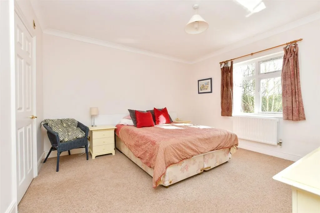 Church Hill, Nutfield, RH1, photo 5