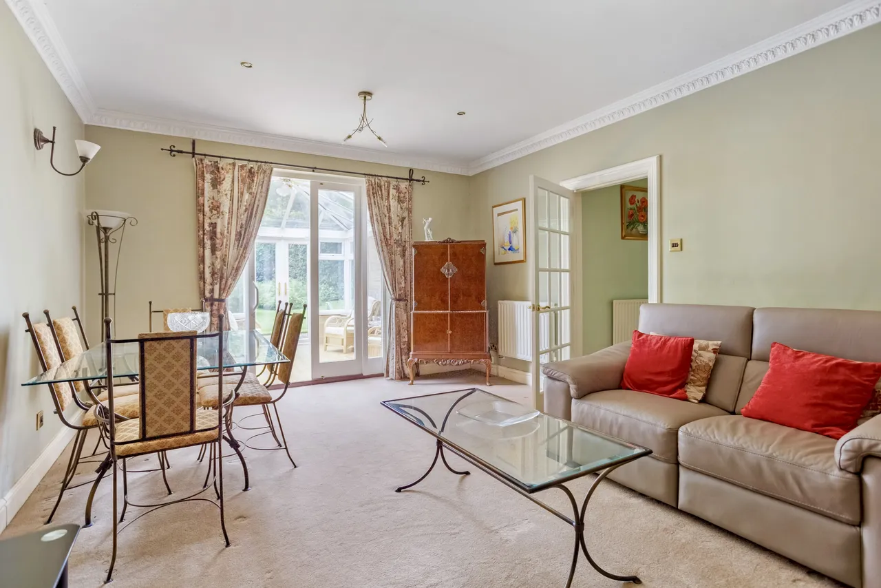 Church Hill, Nutfield, RH1, photo 3