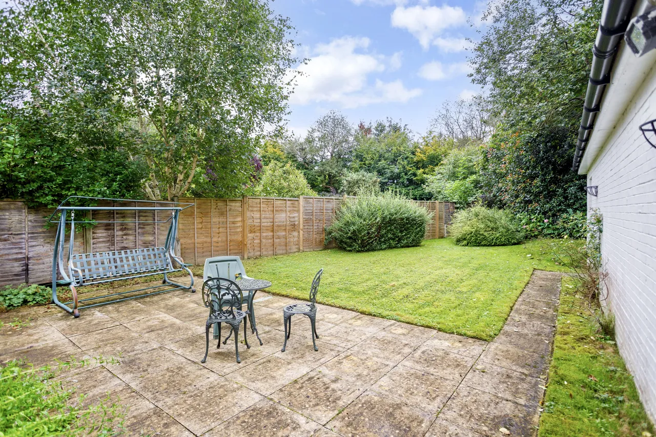 Church Hill, Nutfield, RH1, photo 9