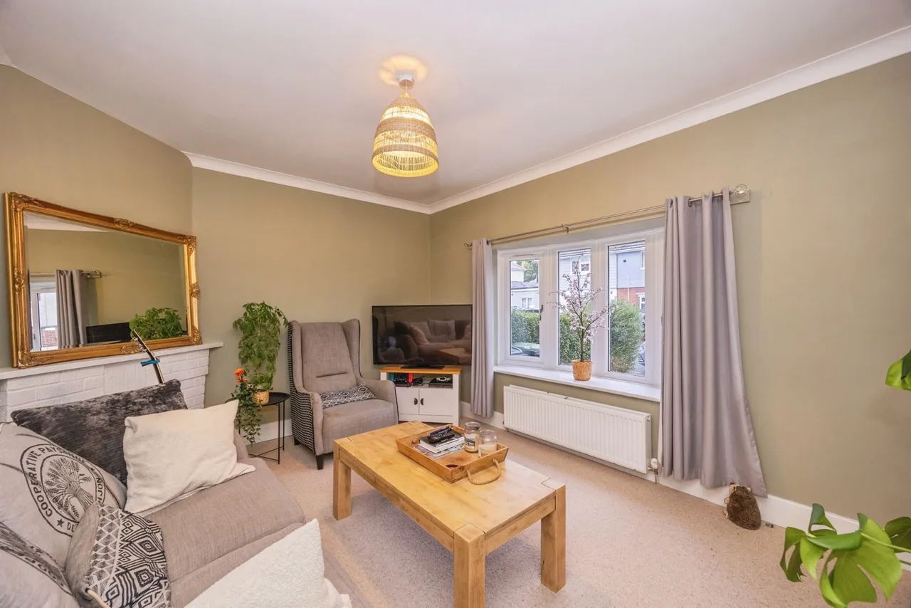 2 bed house for sale, Queens Grove, Waterlooville, PO7