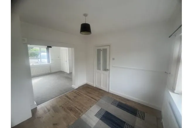 Hillside Drive, Manchester, photo 5