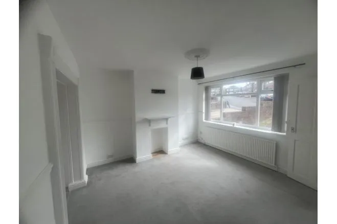 Hillside Drive, Manchester, photo 3