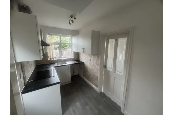Hillside Drive, Manchester, photo 9