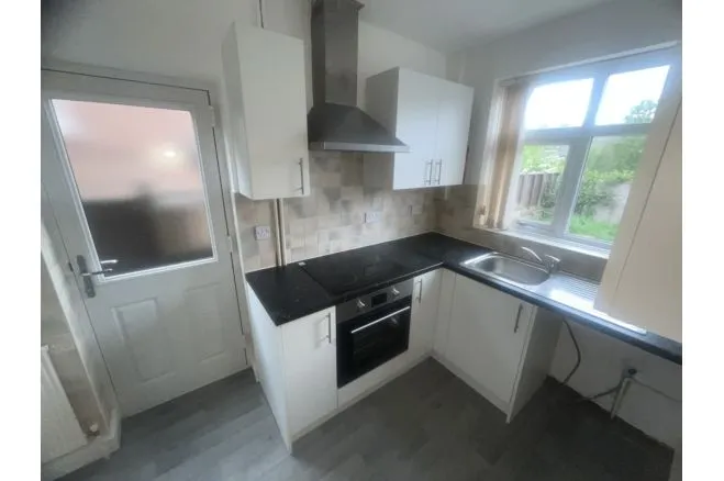 Hillside Drive, Manchester, photo 8
