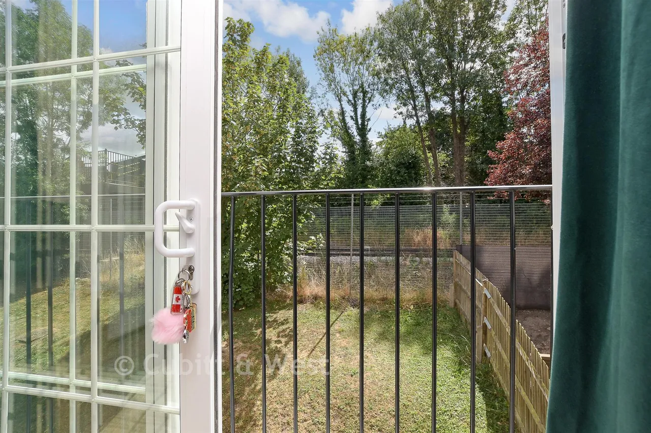 Stafford Rise, Caterham, CR3, photo 2