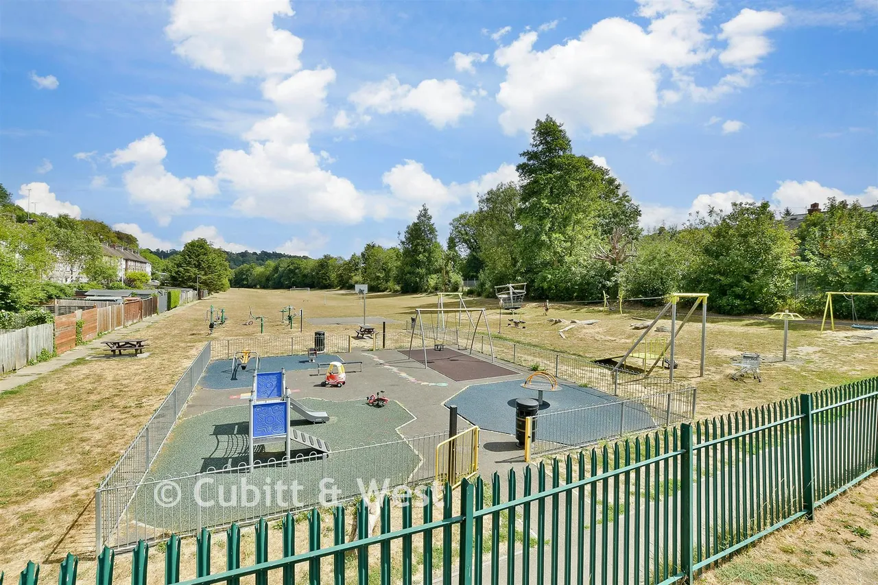Stafford Rise, Caterham, CR3, photo 9