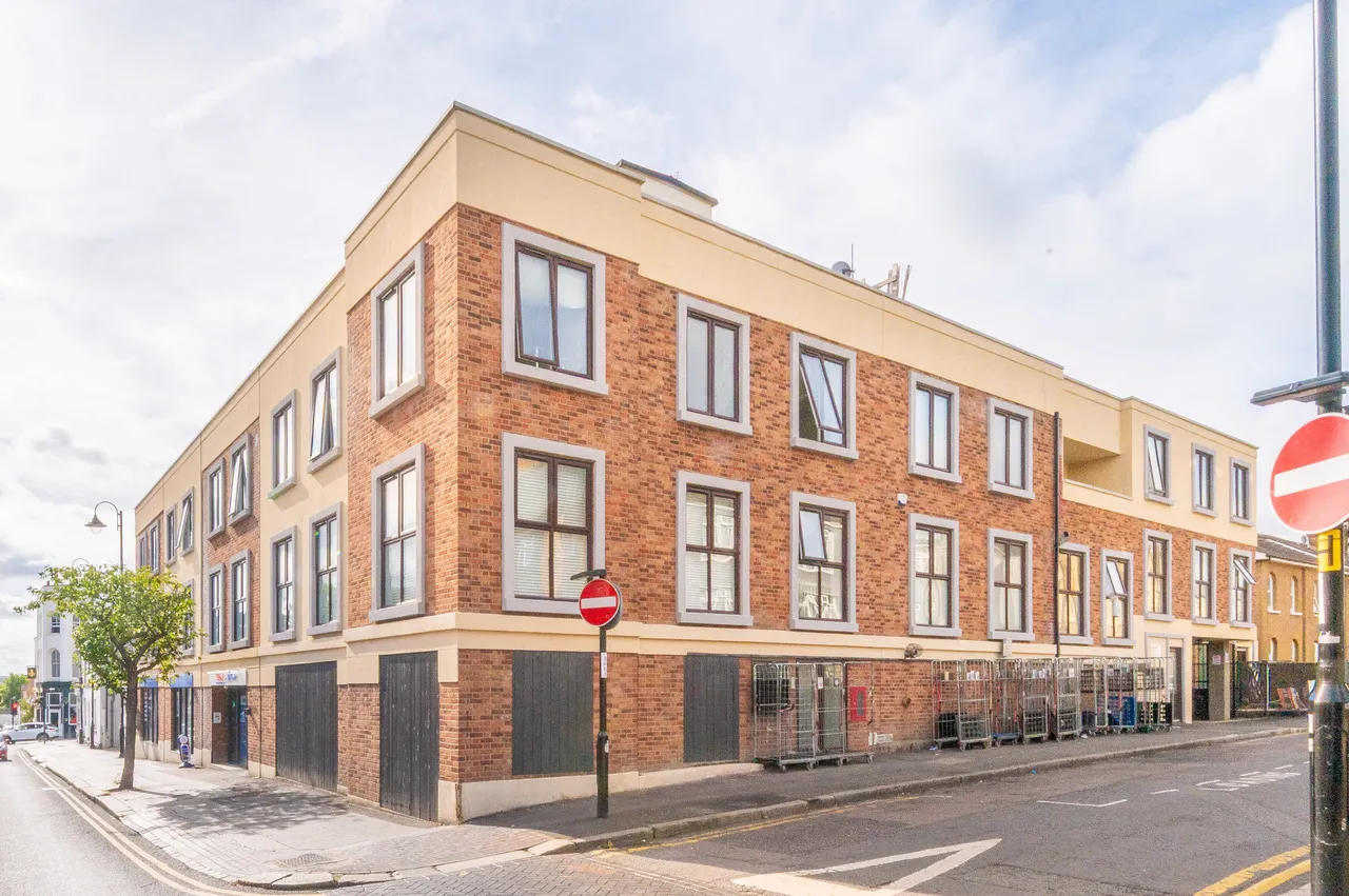 2 bed flat for sale — Flat 14, Langham Court, 1a Suffolk Road, London