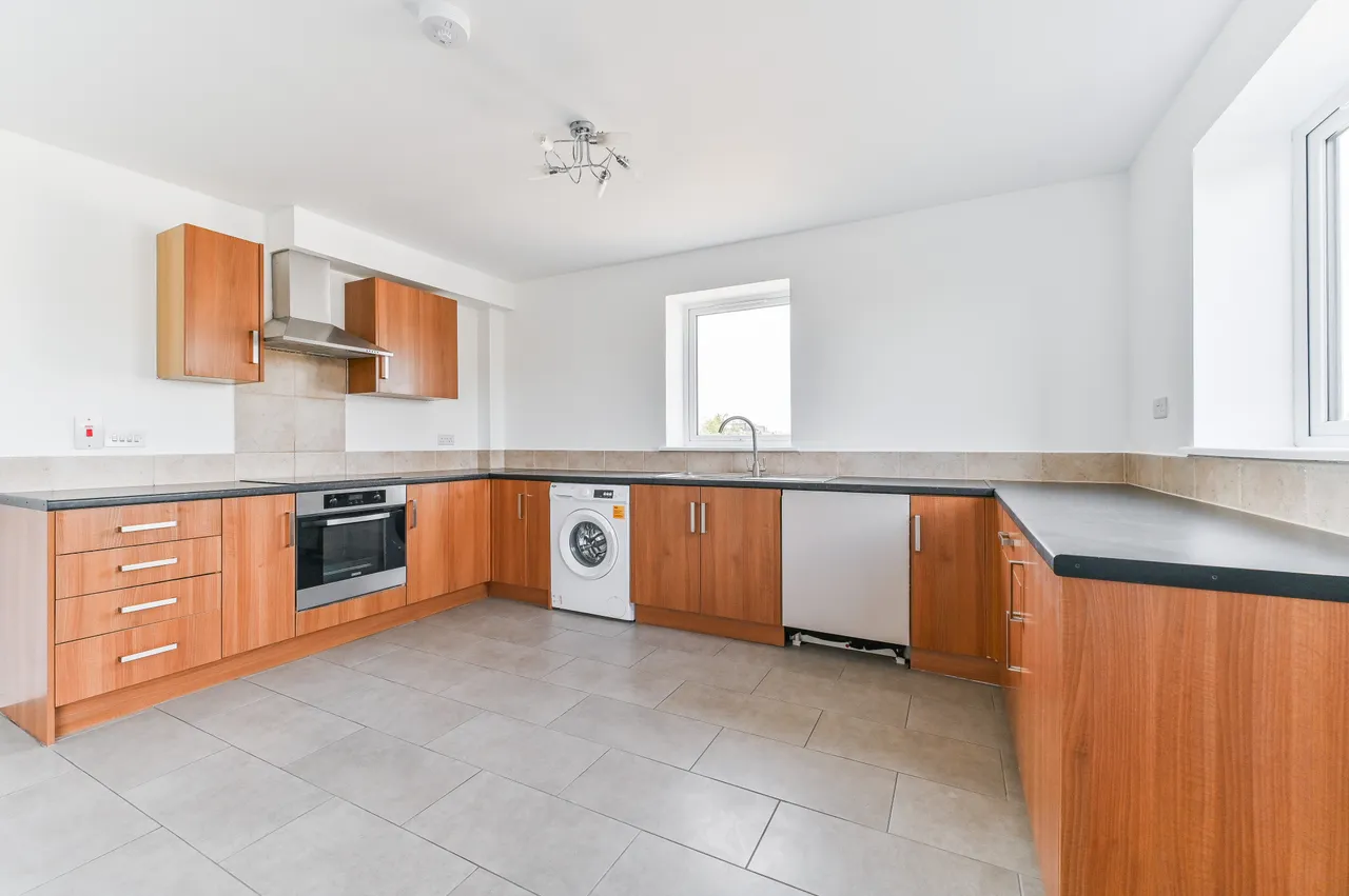 Flat 14, Langham Court, 1a Suffolk Road, London, photo 3