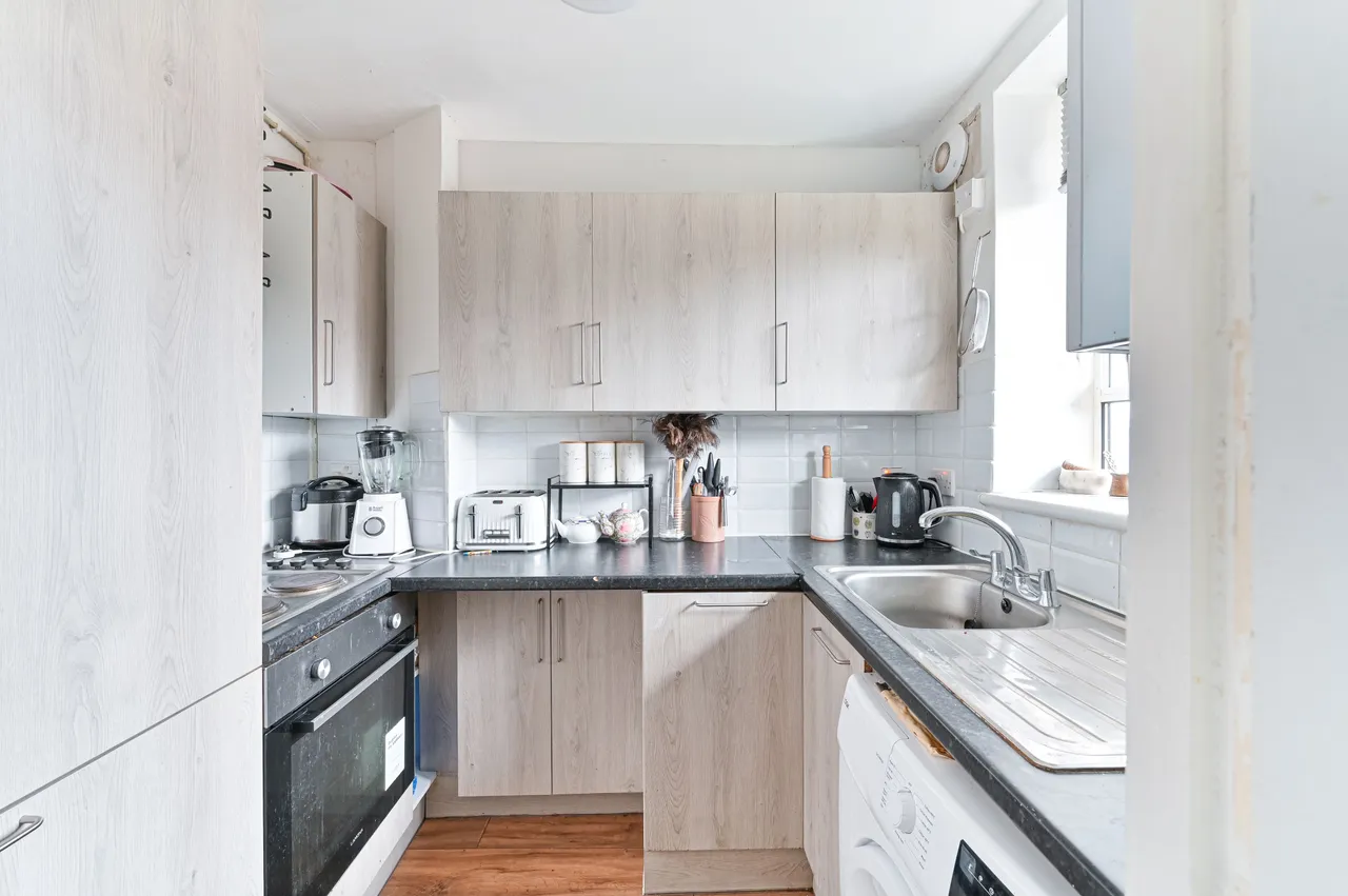 22 Barker House, Kingswood Estate, London, photo 8