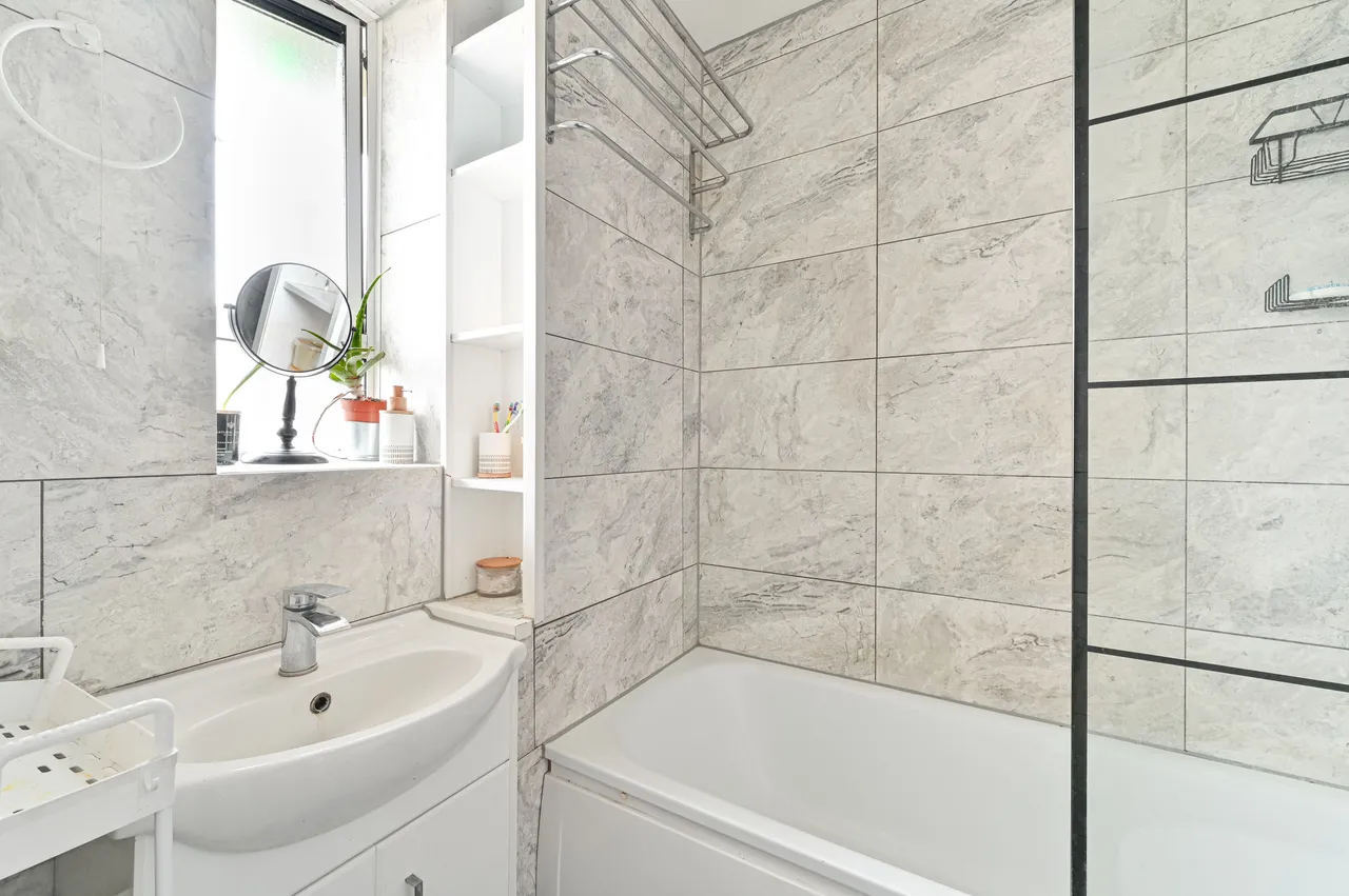 22 Barker House, Kingswood Estate, London, photo 12
