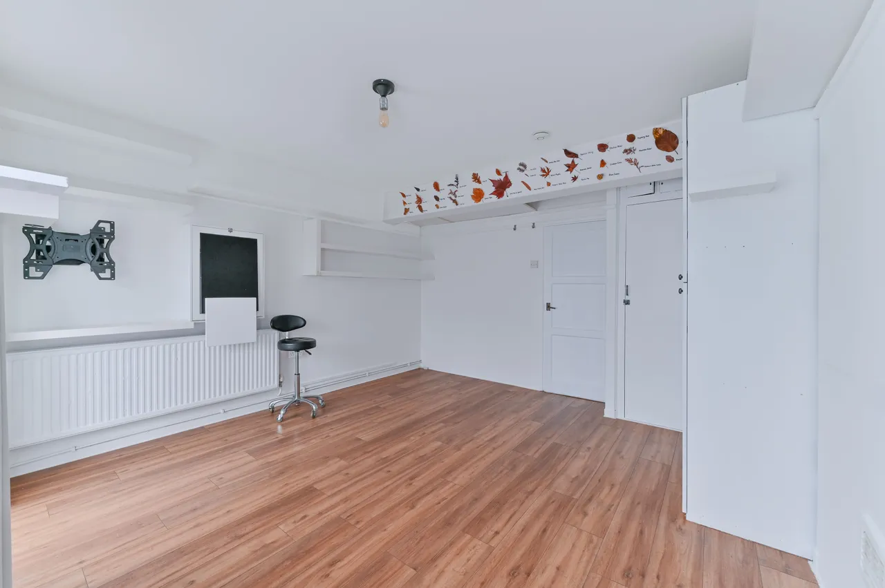 22 Barker House, Kingswood Estate, London, photo 4