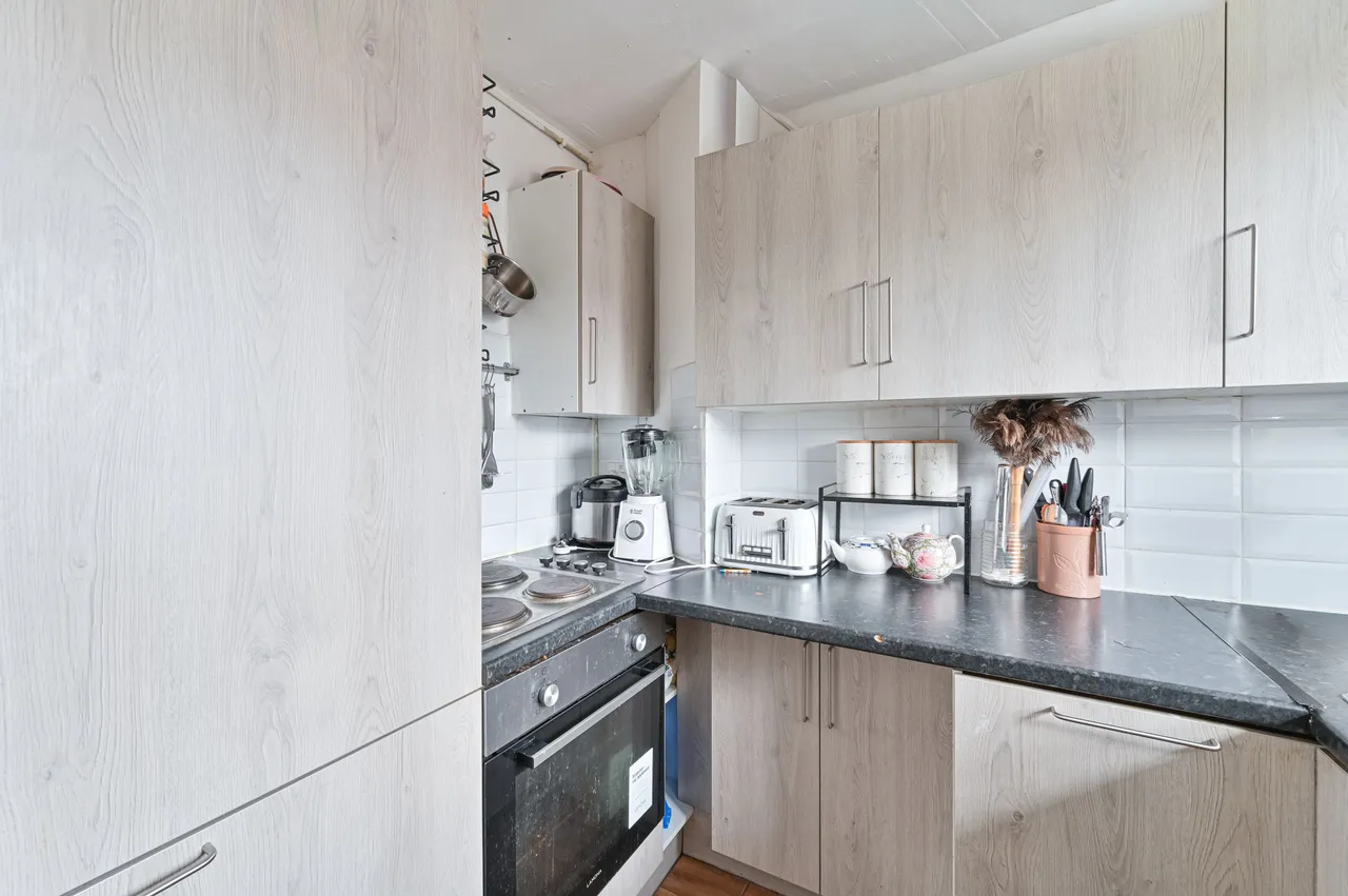 22 Barker House, Kingswood Estate, London, photo 9