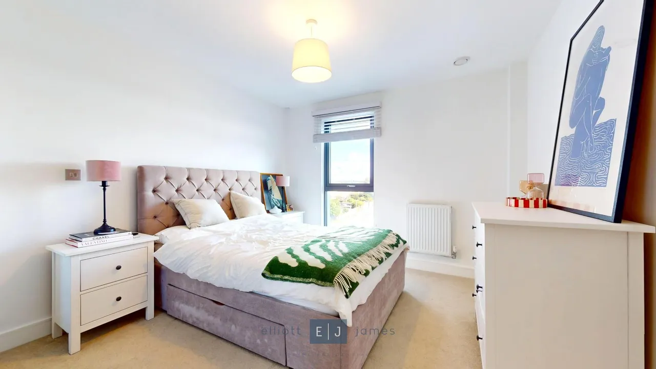 The Broadway, Loughton, IG10, photo 4