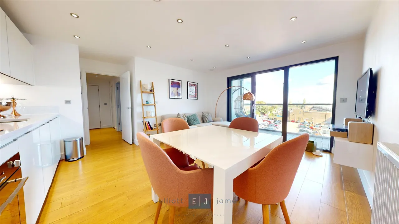 The Broadway, Loughton, IG10, photo 7