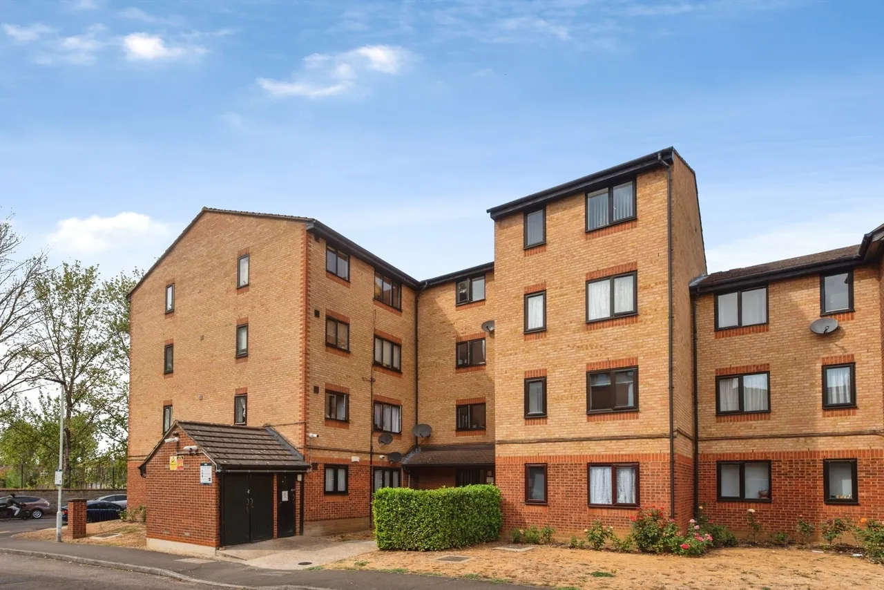 1 bed flat for sale — Viking Place, 145 Seymour Road, Leyton, E10