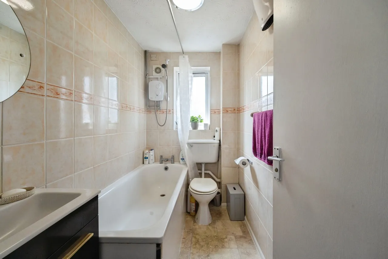Viking Place, 145 Seymour Road, Leyton, E10, photo 2