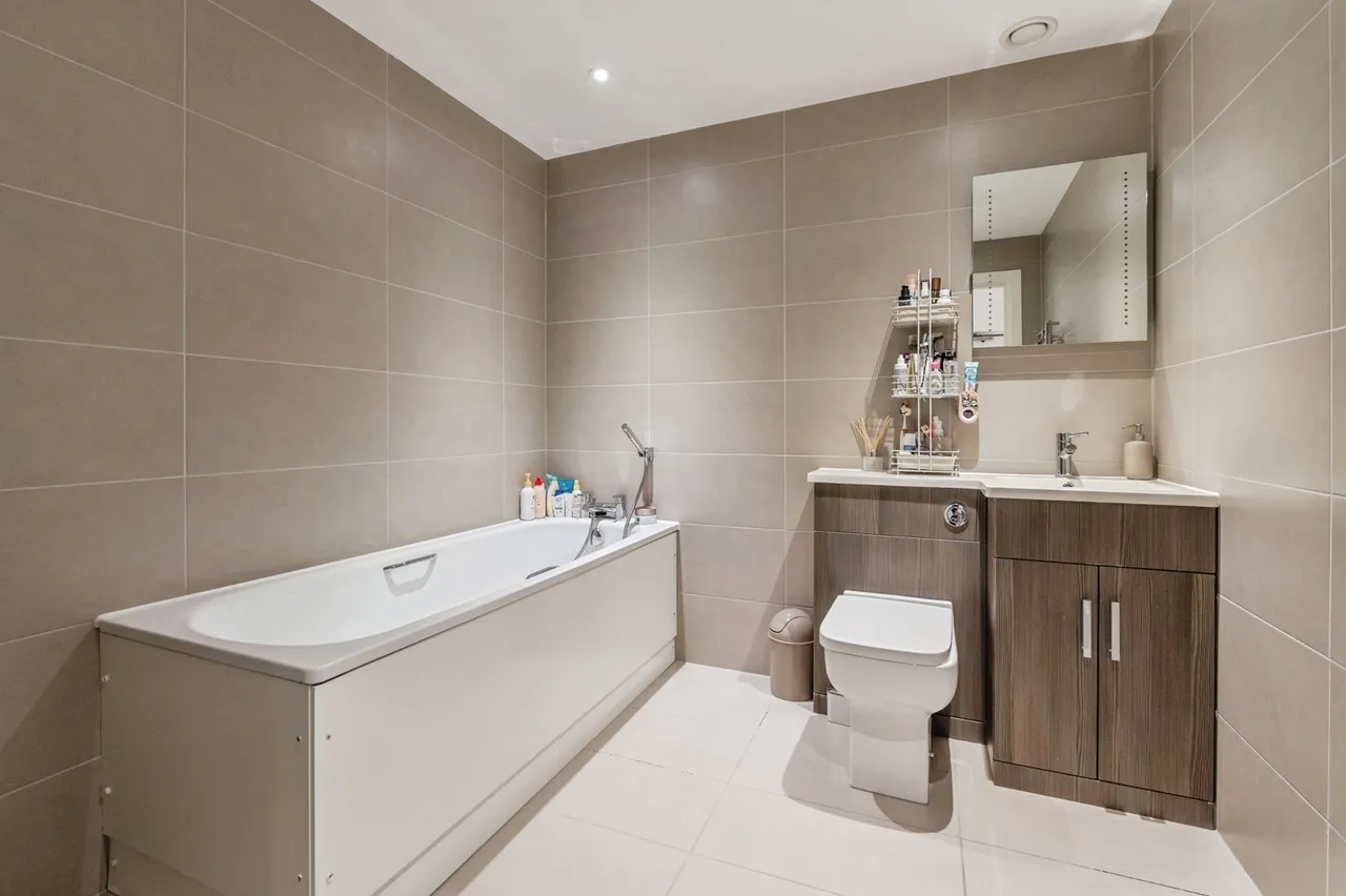 Pullman Square, Grays, Essex, RM17, photo 12