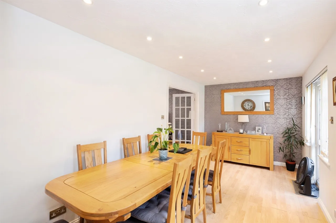 Five Fields Close, Watford, photo 8