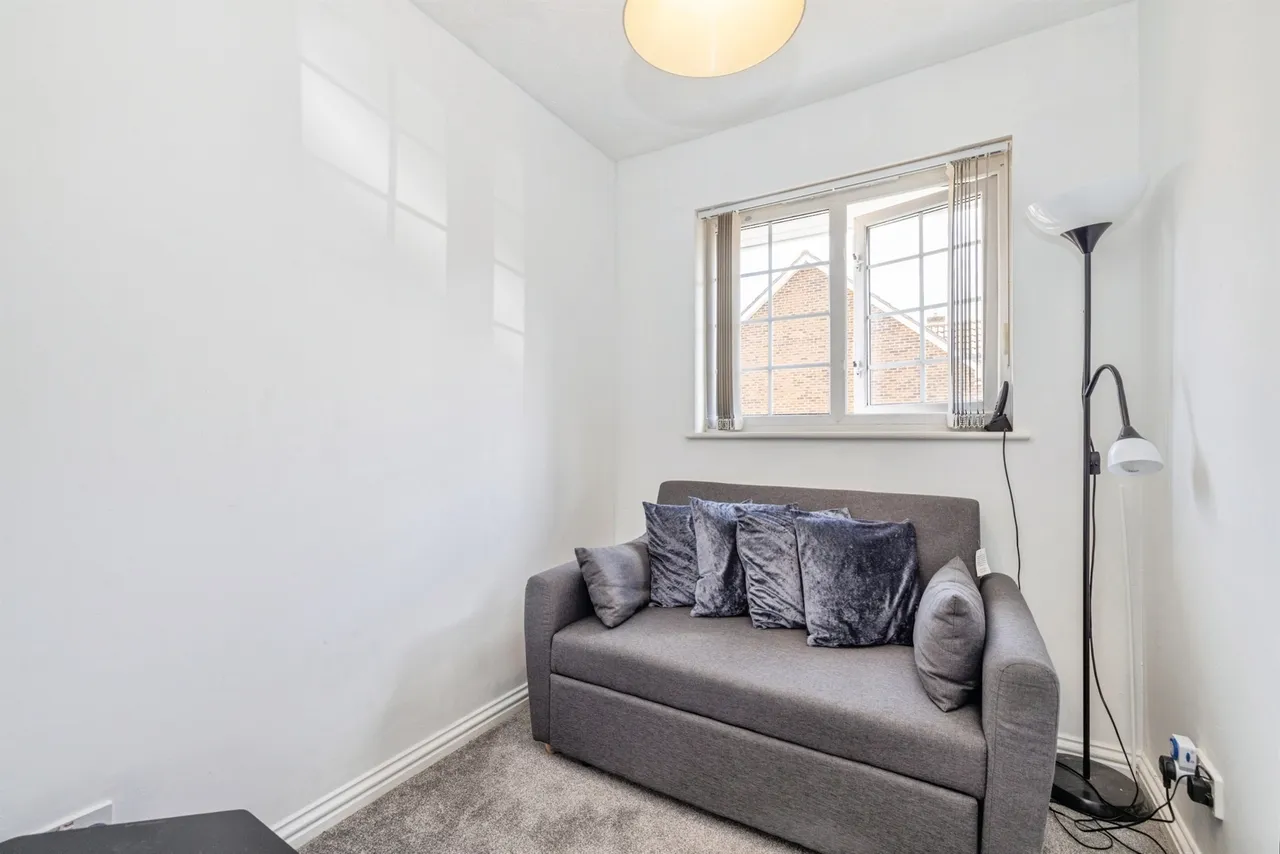 Five Fields Close, Watford, photo 7