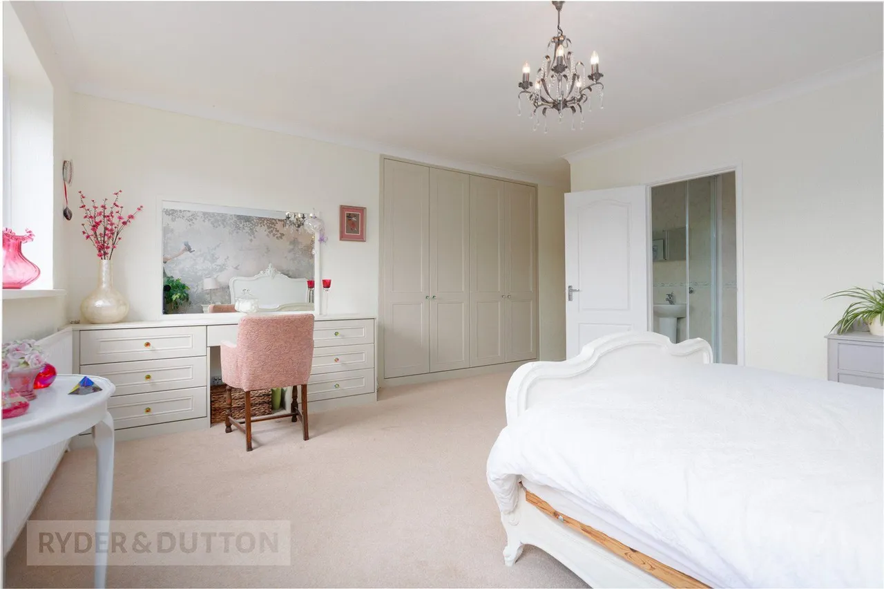 Stoneswood Road, Delph, OL3, photo 17