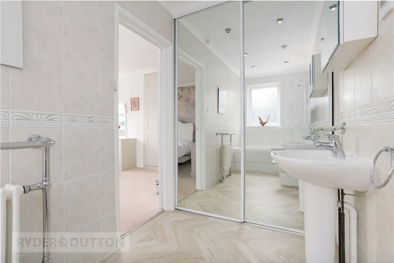 Stoneswood Road, Delph, OL3, photo 27