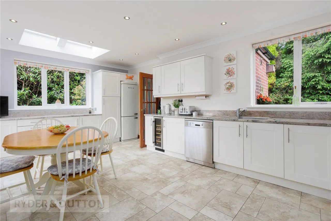Stoneswood Road, Delph, OL3, photo 8