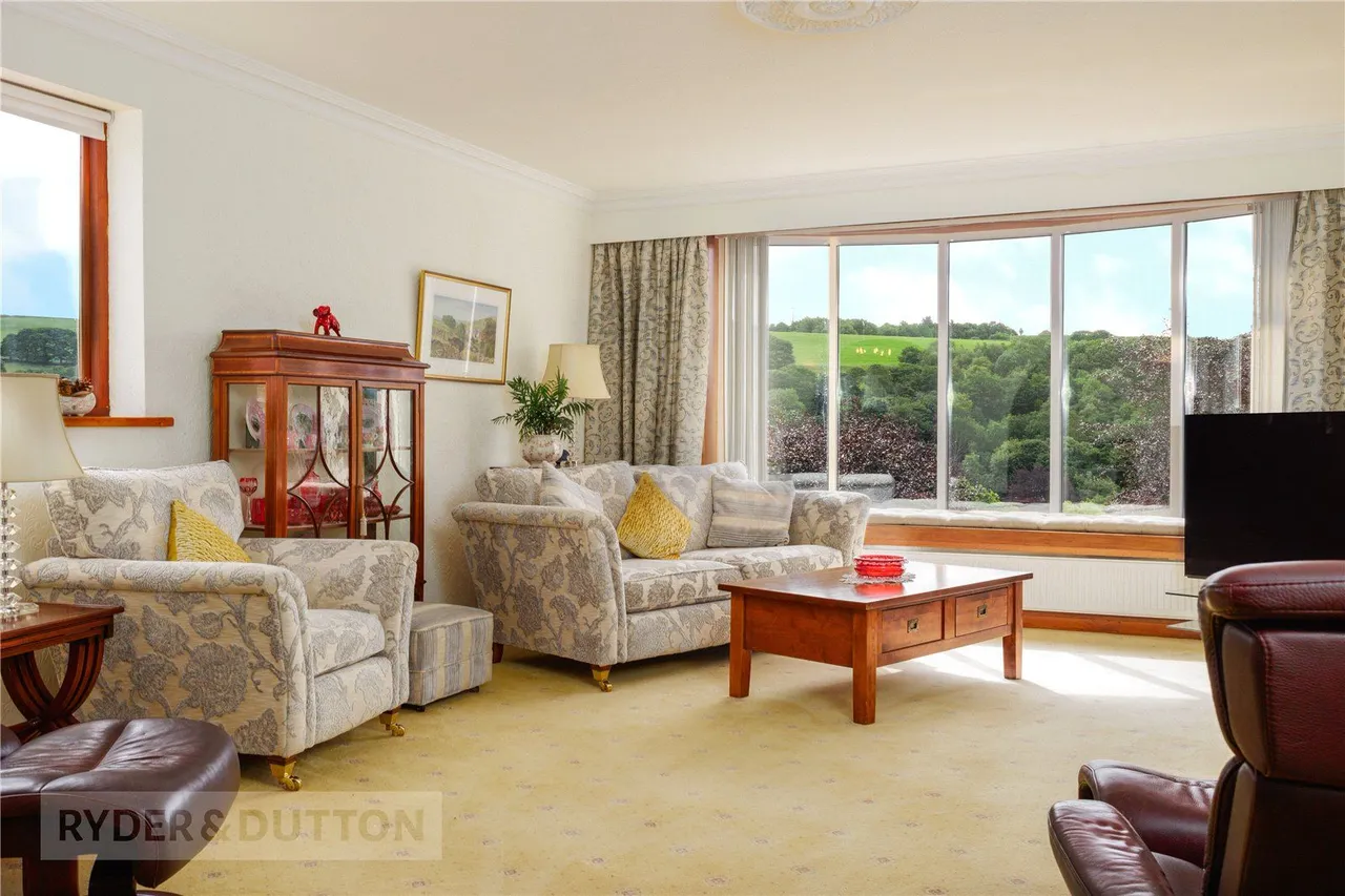Stoneswood Road, Delph, OL3, photo 5