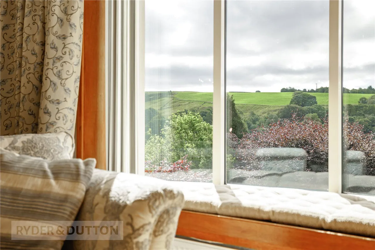 Stoneswood Road, Delph, OL3, photo 7