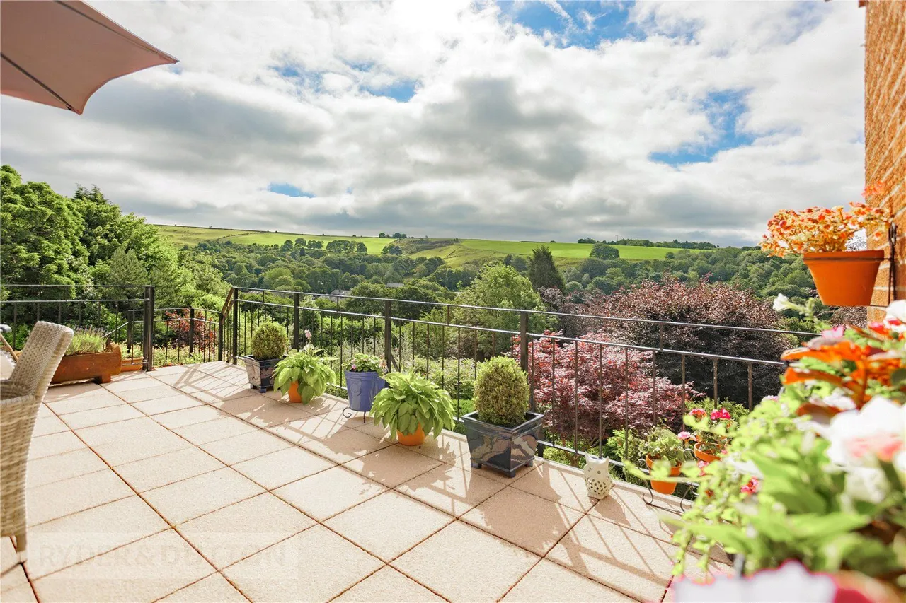 Stoneswood Road, Delph, OL3, photo 4