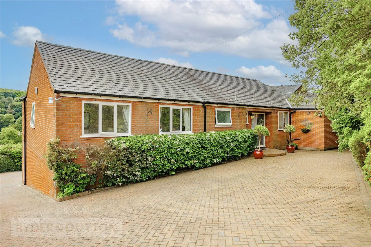 Stoneswood Road, Delph, OL3, photo 2