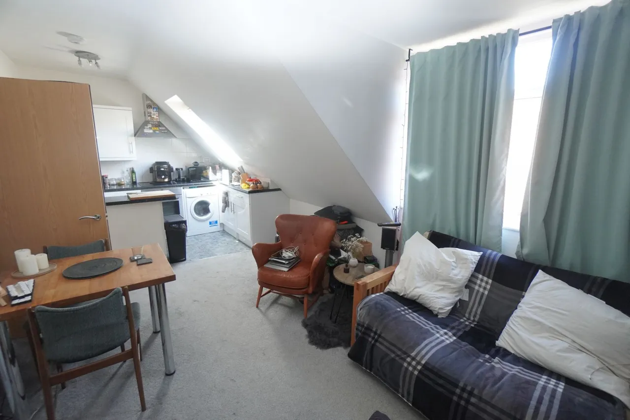 London Road, High Wycombe, HP11, photo 5