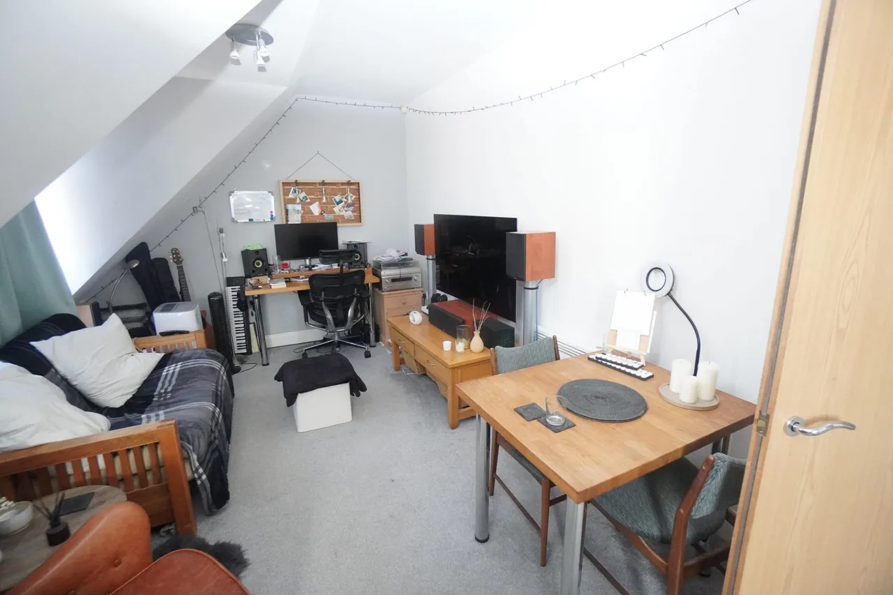 London Road, High Wycombe, HP11, photo 4