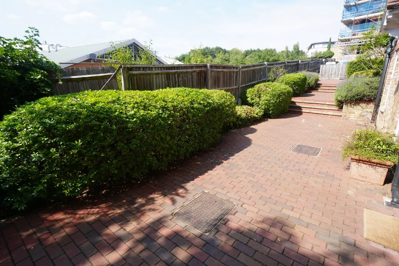 London Road, High Wycombe, HP11, photo 9